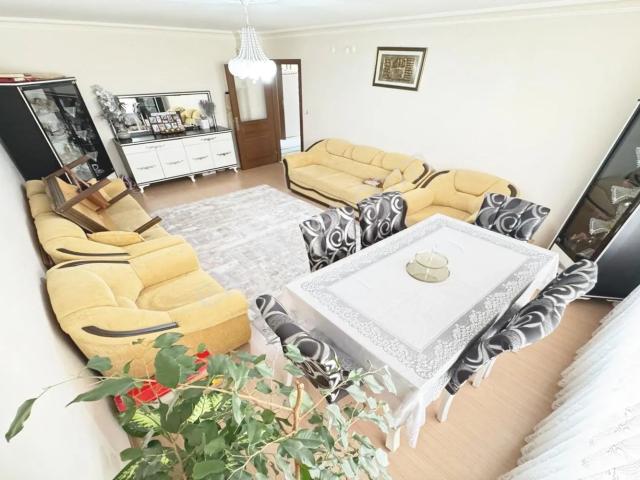 Atapark'ta Gümüş Şehir Yakını 340 Cadde Dibi Katta 3+1 Asansörlü