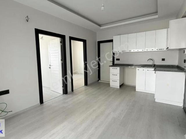 Atc'dan Kozan Yolu Üzeri 2+1 Açık Mutfak Kiralık Daire