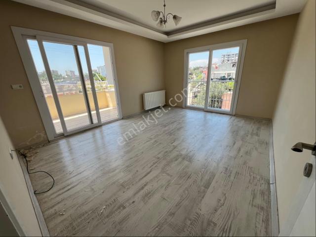 Atc'den Kozan Yolu Buruk Mezarlığı Karşısı komili 3+1 Kiralık Daire