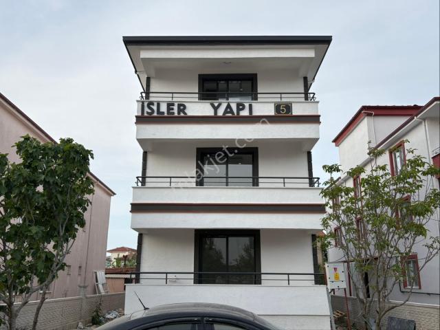 Ateş Emlaktan Gömeç Merkezde 1+1 Ferah Geniş Satılık Daire