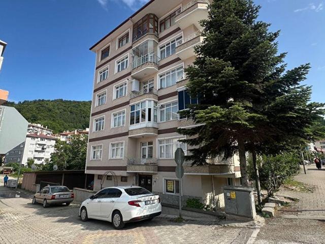 ATEŞ EMLAKDAN YEŞİLYURT APARTMANINDA SATILIK DAİRE