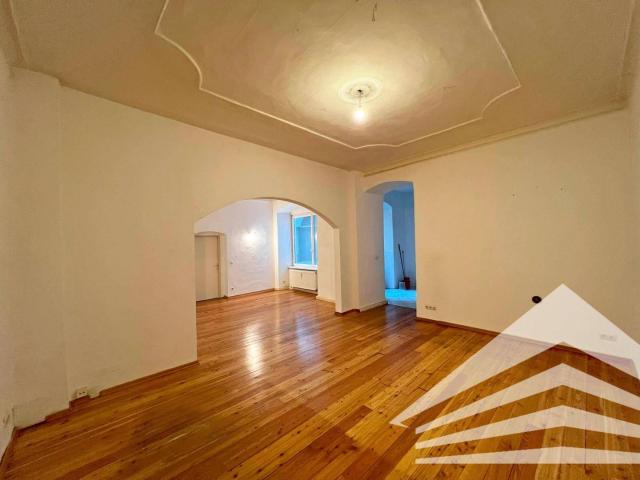 Atelier am Hauptplatz zu vermieten! Künstler willkommen!