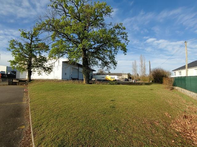 Atelier Pro 2006 + bureaux Rodez 500m² Luc la Primaube