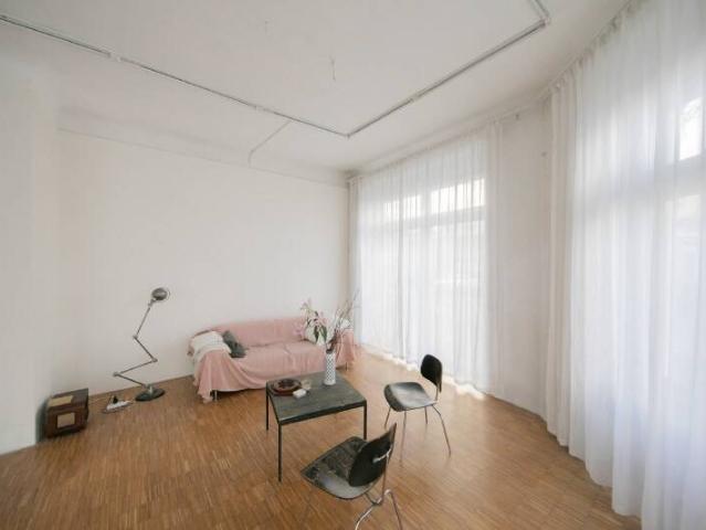 Atelier Wohnung im Erdgeschoss viel Licht, 6 Zimmer mit EBK