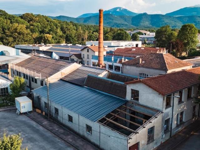 Ateliers artisans à louer Lavelanet Pôle Artisanal L'Art d'Assembler