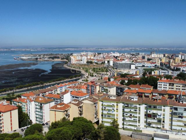 Atenção senhores investidores! O melhor momento para pensar no futuro é antes de ele chegar! Imóvel arrendado!