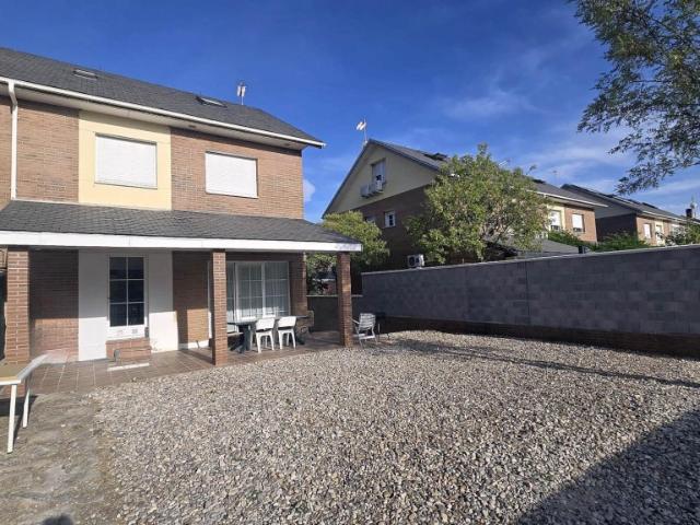 ¡ATENCIÓN ALQUILER ESTUDIANTES! ÚLTIMA HABITACIÓN CON LIMPIEZA Y GASTOS INCLUIDOS EN VILLANUEVA DE LA CAÑADA MADRID