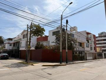 ¡ATENCIÓN CONSTRUCTORAS! CASA COMO TERRENO EN ESQUINA – 231.5 m² – PUEBLO LIBRE