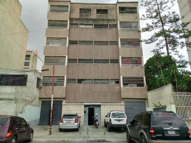 ¡Atención, Inversionista Visionario! Edificio en San Martin