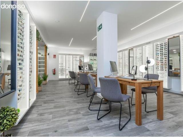 Atención INVERSORES! Se vende local comercial en pleno rendimiento a la entrada de Padul