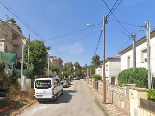 ATENCIÓN INVERSORES, VIVIENDA UNIFAMILIAR OCUPADA EN VENTA EN VIDRERES – AIGUAVIVA PARC GIRONA