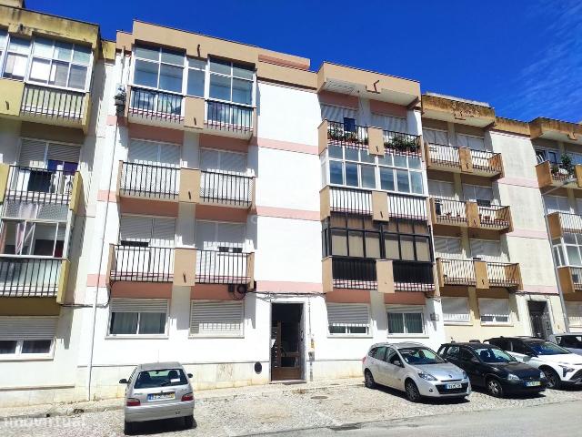 ATENO SRS. INVESTIDORES APARTAMENTO T2 ARRENDADO NA AGUALVA