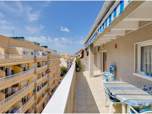 Ático 3 dormitorios con amplia terraza y piscina comunitaria