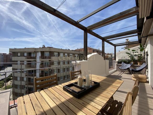 Ático 3 habt. reformado con terraza junto a Entença y Avenida de Roma