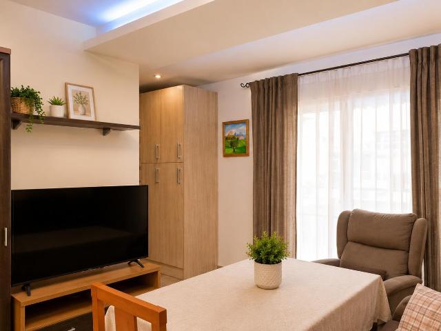 Ático totalmente reformado de 3 habitaciones con vistas en Levante