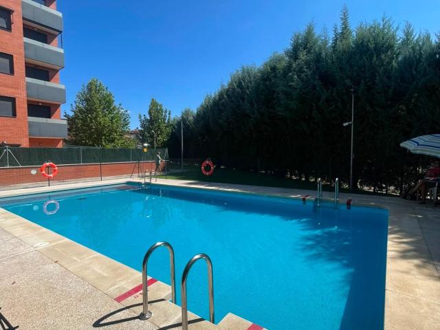 Ático único con impresionante terraza de 70 m2 en urbanización privada