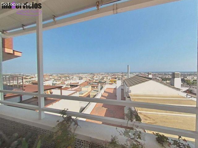 Ático único con terraza panorámica en Albarrosa, Viladecans