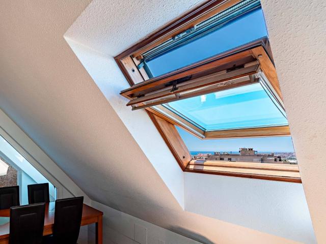 Ático abuhardillado con gran terraza, luz y orientación sur oeste en El Parador