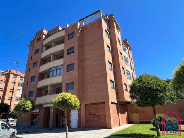 Ático Alquiler León Capital, Crucero Pinilla