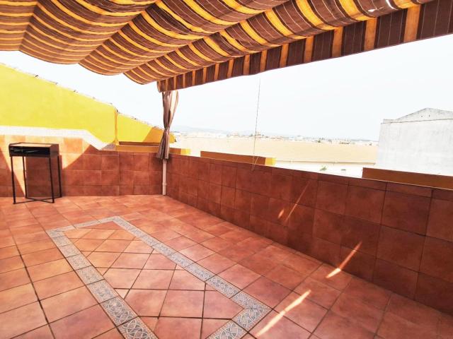 ¡ ÁTICO CON 30m2 DE TERRAZAS JUNTO A LA AVENIDA JESÚS RESCATADO!