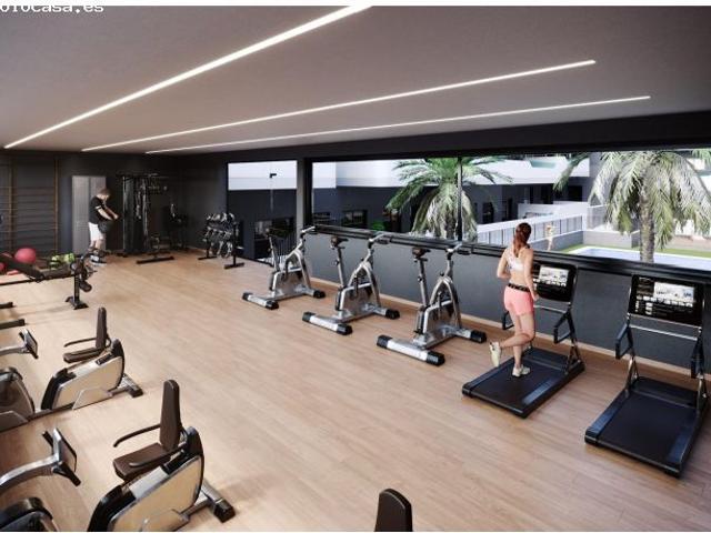 ATICO CON AMPLIA TERRAZA Y SOLARIUM EN SANTAPOLA