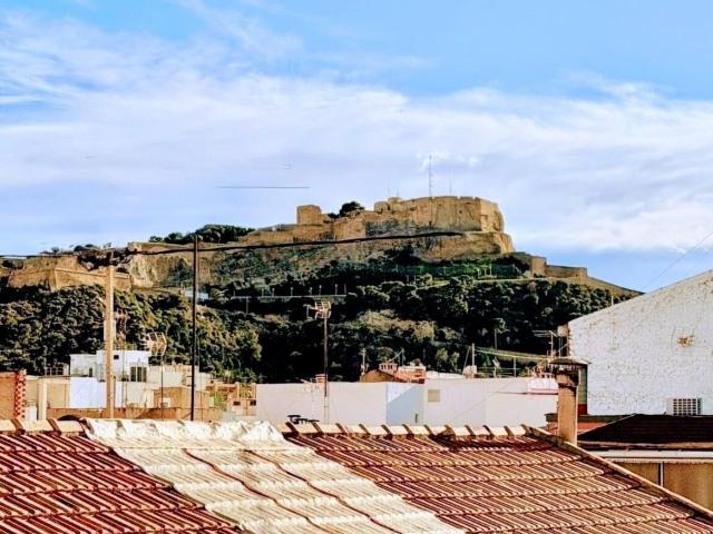 Ático con gran terraza con vistas