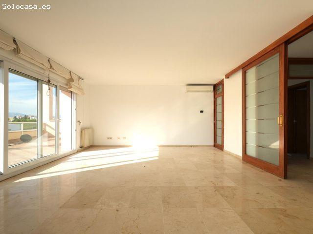 Ático con gran terraza y aparcamiento en Paseo Marítimo – Zona Son Armadans