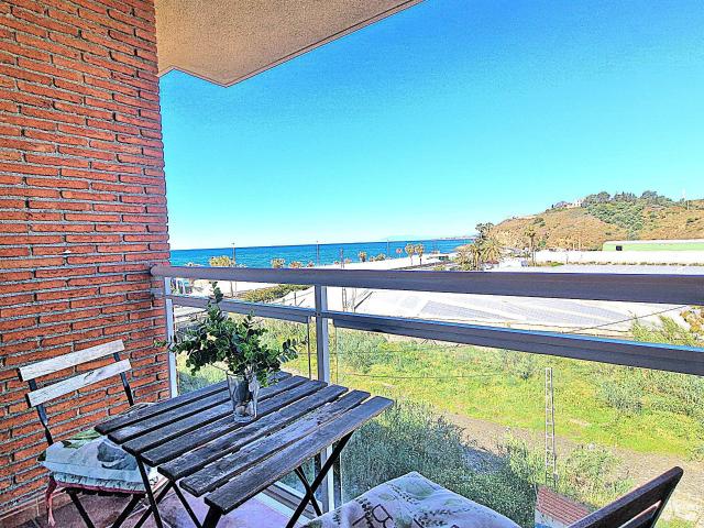 Ático con gran solarium y vistas al mar