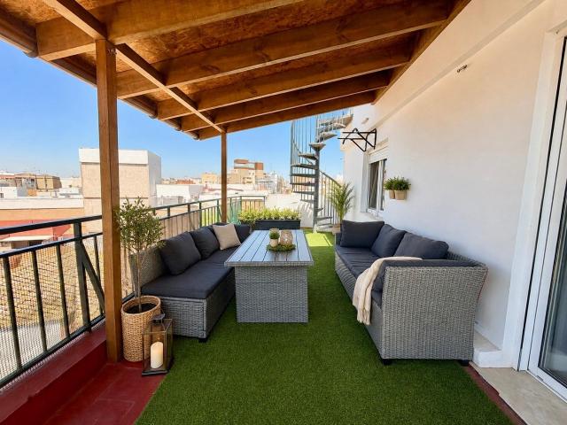 Ático con dos terrazas privadas y espectacular terraza superior con vistas panorámicas en Paiporta