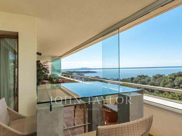 Ático con impresionantes vistas al mar en Cas Catala