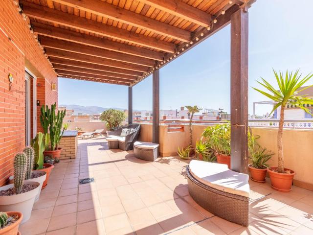 ÁTICO CON MÁS DE 90 METROS CUADRADOS DE TERRAZA