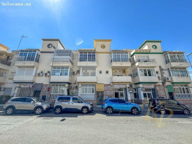ÁTICO CON SOLÁRIUM PRIVADO CERCA DEL CENTRO DE TORREVIEJA