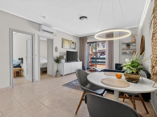 Ático con solárium privado en Residencial La Dama, a solo 200 metros de Playa de Los Locos – Torrevi