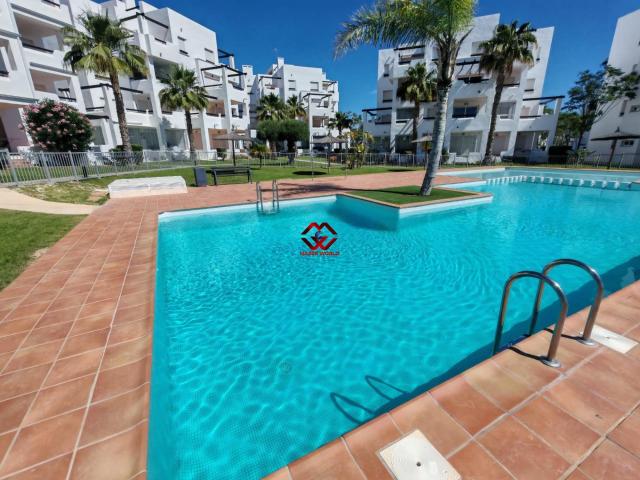 Ático con terraza y vistas al golf: un rincón exclusivo para disfrutar de la Costa Cálida