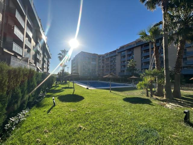 ATICO CON TERRAZA CON MARAVILLOSAS VISTAS EN RESIDECIAL CON FANTASTICAS ZONAS COMUNES
