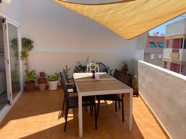 ATICO CON TERRAZA EN SANTA CRUZ