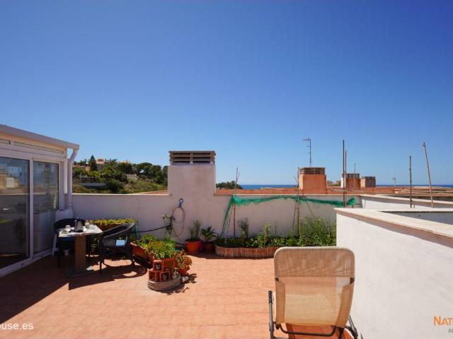 Atico con vistas al mar y solarium en venta en Isla Plana