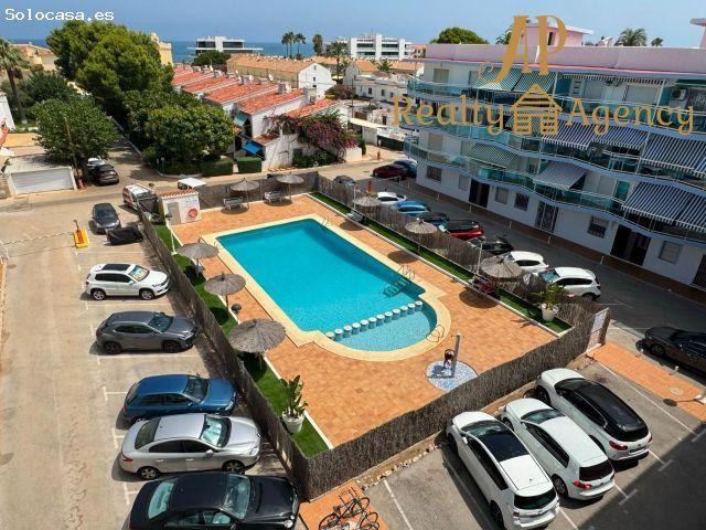 Ático con vistas al mar a solo 2 minutos de la playa, en residencial con piscina y garaje, Dénia