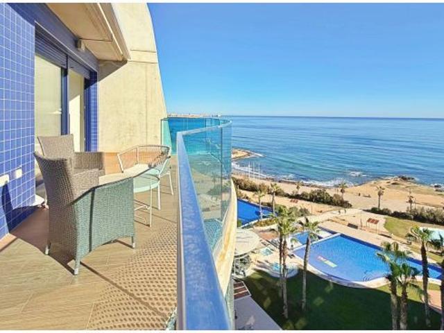 ÁTICO CON VISTAS AL MAR DE 2 DORMITORIOS Y 2 BAÑOS EN PUNTA PRIMA ORIHUELA COSTA