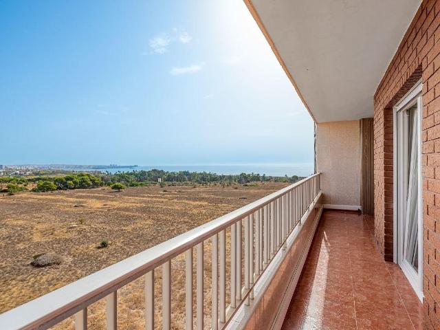 Ático con vistas panorámicas al mar en Punta Prima