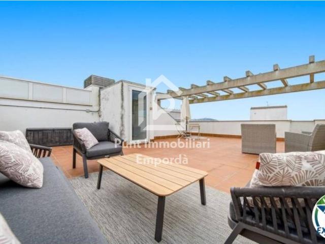 Ático de 61 m², con 60 m² de terrazas suelo, LICENCIA TURÍSTICA
