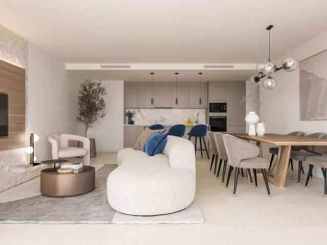 Ático de 3 dormitorios, 2 baños con vistas al mar. La Resina, Estepona