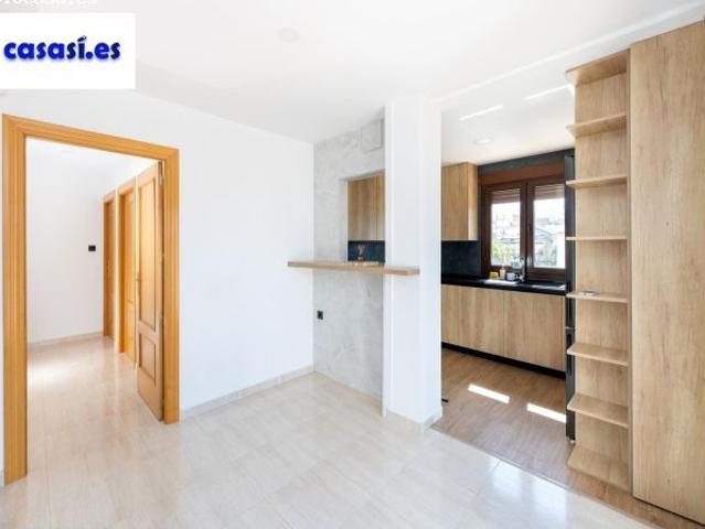 ÁTICO DE 3 HABITACIONES CON VISTAS PANORÁMICAS A SIERRA NEVADA