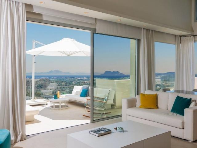 Atico de alto standing de 143 m2 en venta Benahavís, Andalucía