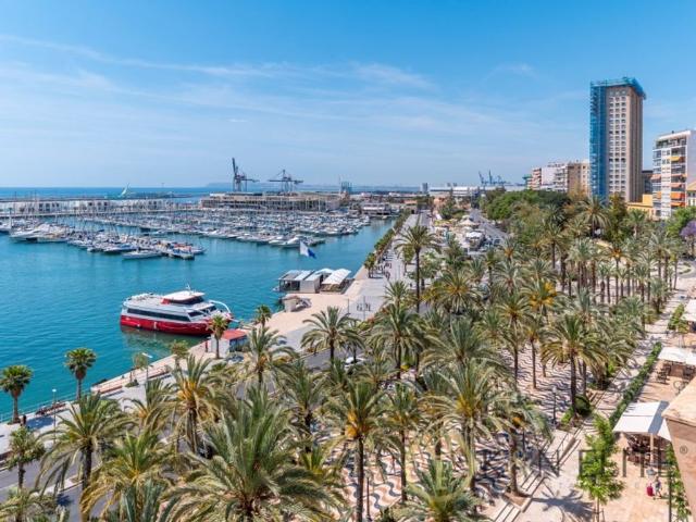 Atico de alto standing de 150 m2 en alquiler Alicante, Comunidad Valenciana