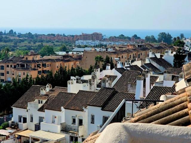 Atico de alto standing de 154 m2 en venta Estepona, España