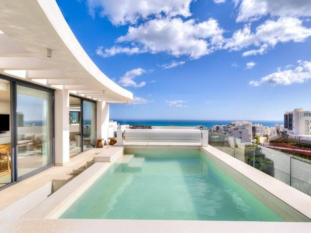 Atico de alto standing de 156 m2 en venta Fuengirola, España