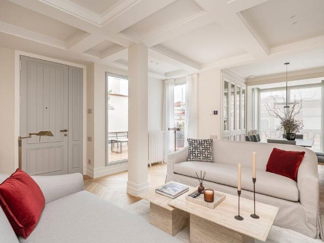 Atico de alto standing de 163 m2 en venta Barrio Salamanca, España