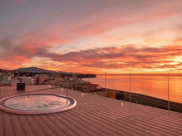 Atico de alto standing de 163 m2 en venta Estepona, Andalucía
