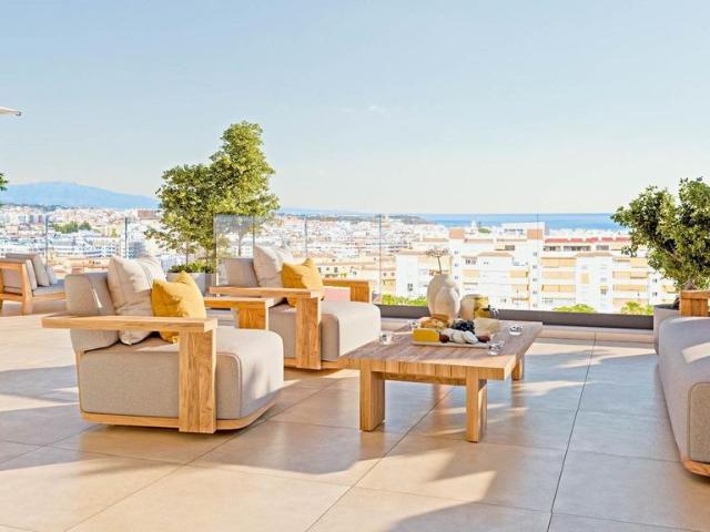Atico de alto standing de 192 m2 en venta Estepona, Andalucía